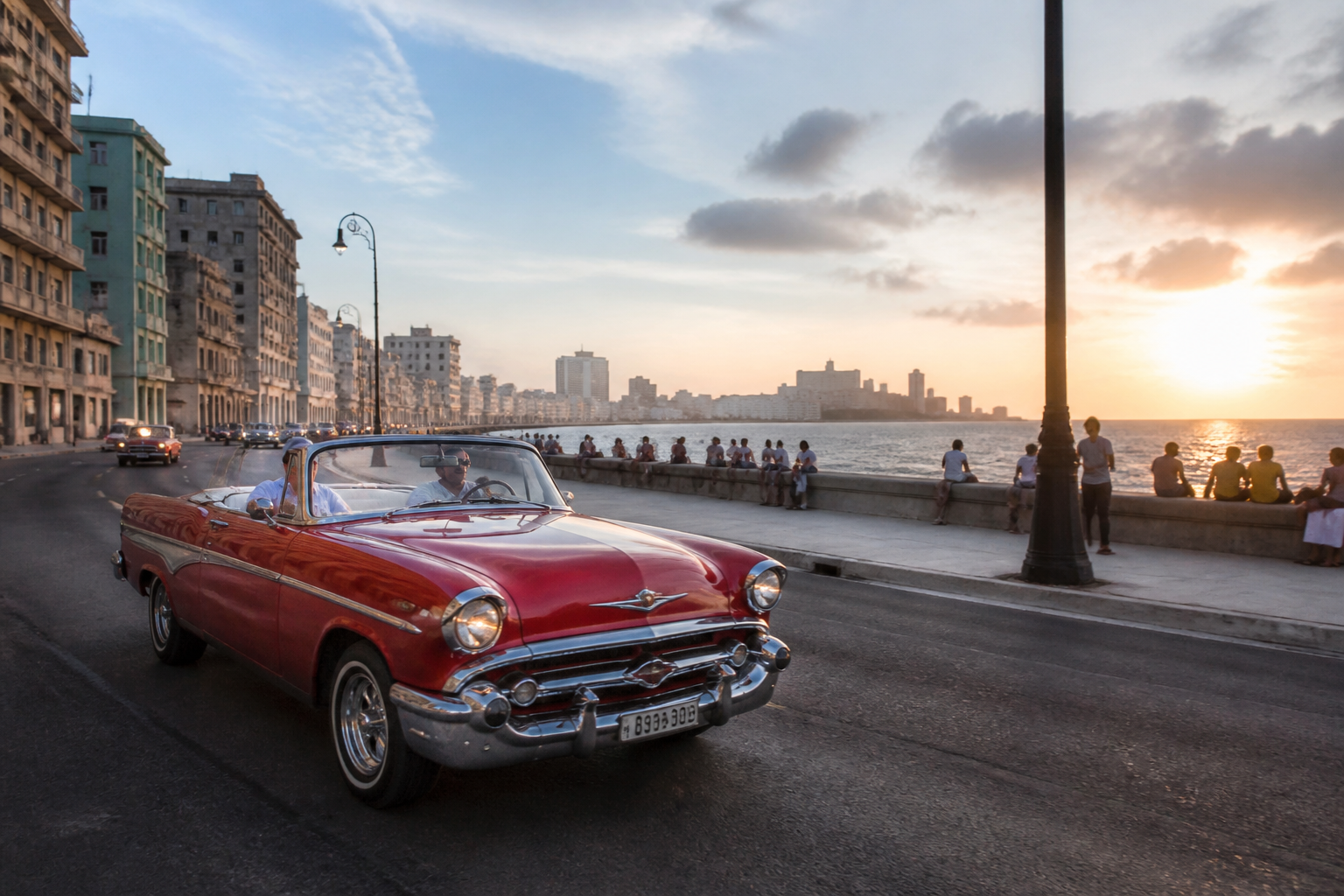 THEN AND NOW: Photos show how Cuba went from a 1950s tourist destination to a country plagued by blackouts - Business Insider